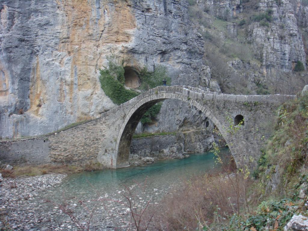 Vikos Hotel Monodendri Extérieur photo